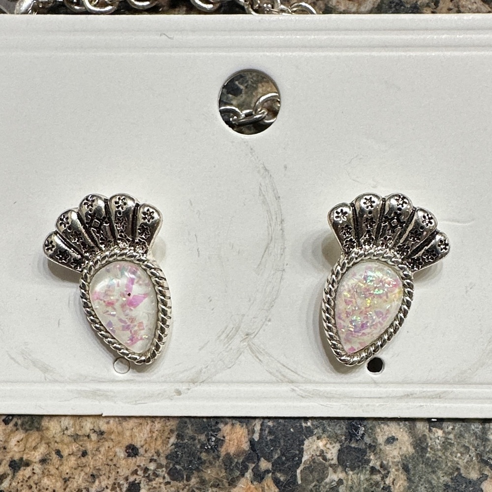 Boho Silver Tone Opal Look Necklace and Earrings Costume Jewelry Silver & White - Picture 5 of 11